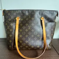 在飛比找PopChill優惠-[二手] LV M56689 TOTALLY Monogra