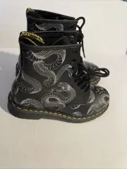 Dr. Martens 1460 Wild Serpent Smooth Black Lace Up Leather Boots Sz Men 6 Wmns 7