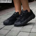 【日韓連線】ADIDAS YEEZY 700 MNVN TRIPLE BLACK 全黑 反光 百搭運動慢跑鞋FV4440