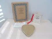 VINTAGE 1989 BROWN BAG COOKIE CERAMIC HEART SHAPED COOKIE MOLD~USA~NEW IN BOX