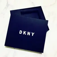 在飛比找Yahoo!奇摩拍賣優惠-DKNY 皮夾 短夾 專櫃 原廠 紙盒 禮盒