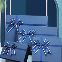 在飛比找momo購物網優惠-【GIFTME5】藍色燙金緞帶禮盒-中款、小款(驚喜盒 生日