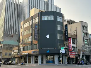 嘉義手機 Apple AirPods 2代 2019 藍牙耳機 實體店面 穿戴 現金優惠價 台灣公司貨 【藍訊電信】