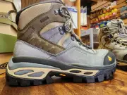 Vasque Zephyr II womens 8.5 boot burnt olive/pale khaki