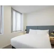 Brady Apartment Hotel Hardware Lane