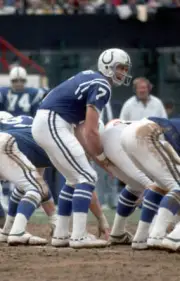 Quarterback Bert Jones Of The Baltimore Colts Nfl 1976 OLD PHOTO 14