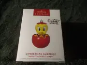 Hallmark 2023 Looney Tunes Chwistmas Surprise Tweety Bird Keepsake Ornament