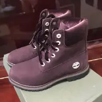 在飛比找蝦皮購物優惠-✨全新！正版👢女性23.5 Timberland 紫色靴子、