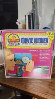 Kenner Six Million Dollar Man Movie Viewer (Unopened 1975 Sealed Arcylic Case