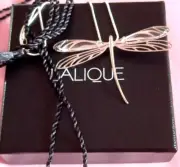 LALIQUE BEAUTIFUL DRAGONFLY PENDANT CRYSTAL WINGS SILVER CHAIN & SILK CORD