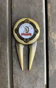 USGA US Open Shinnecock Hills Divot Repair Tool and Ball Market