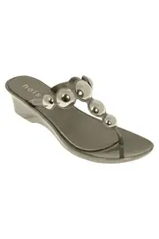 Covergirl Stud Wedge--HOL-HST75PEPK
