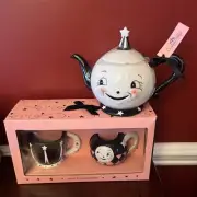 Johanna Parker 3pc Set Laughing Luna Carnival Cottage Teapot Mugs-NEW