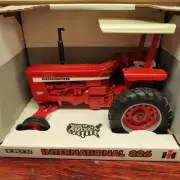 1996 Ertl 1/16 International Farmall 826 Wide Front Tractor w/Canopy #2312 NIB