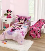 Disney Minnie Mouse 4 - Piece Toddler Bedding Set & Blanket Bundle