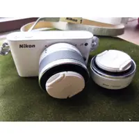 在飛比找蝦皮購物優惠-【附定焦鏡和充電電池】Nikon J1 微單眼相機 超值選擇