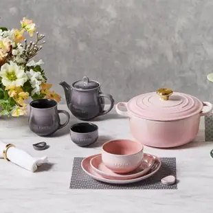 【Le Creuset】瓷器茶壺500ml 2色選1(贈花蕾系列馬克杯320ml2入)