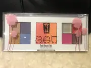 NEW Napoleon Perdis NP Set, Red Carpet Set, Eyeshadow, Blush, Lip Gloss Palette