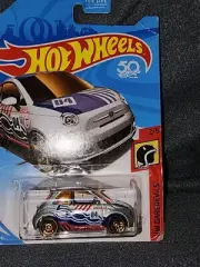 HOT WHEELS 50TH ANIVERSARY DAREDEVILS FIAT 500 DIECAST 2/5