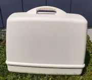 HARD, SMOOTH FREE ARM SEWING MACHINE CASE WITH CARRYING HANDLE & LATCHING SIDES
