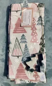 New 2 Cupcakes & Cashmere Metallic Holiday Towels Christmas Tree Cookie Cutter