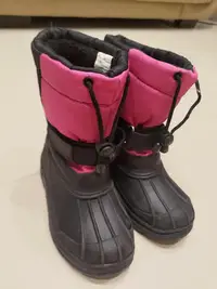 在飛比找Yahoo!奇摩拍賣優惠-［免運］ 保暖防水兒童雪靴 雪地適用 鞋內長18cm
