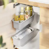 在飛比找momo購物網優惠-【EZlife】免打孔抽拉式廚櫃置物盒(贈矽膠保鮮袋1入)