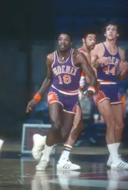 Curtis Perry Phoenix Suns in action v the Washington Bullets at a- 1976 Photo 3
