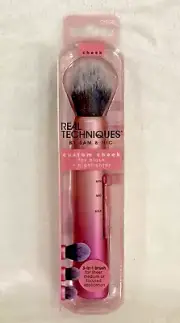 Real Techniques - Custom Cheek Brush for Blush & Highlighter - Light to Heavy