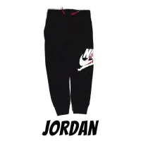 在飛比找momo購物網優惠-【NIKE 耐吉】童裝 長褲 JORDAN LOGO 黑紅 