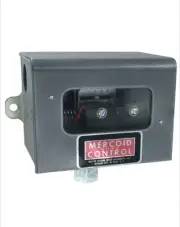 DWYER AP-153-33 / AP15333 (NEW IN BOX)