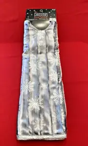 New White and Silver Christmas Tree Skirt Snowy White Faux Fur 48 Inches ￼