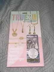 True 2 U Custom Jewelry DIY Personal Jewelry Kit Chic Shell Earrings Bracelets