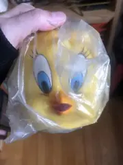 Vintage 90's Warner Brothers 1992 Looney Tunes TWEETY BIRD 3D Cup/Mug Yellow