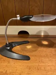 Magnifier Lighted Flexible light 2X magnification Black New