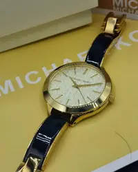 在飛比找Yahoo!奇摩拍賣優惠-MICHAEL KORS Slim Runway 金色錶盤 