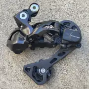 NEW Shimano Deore XT Di2 11Speed RD-M8050 Electronic Rear Derailleur Medium Cage