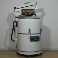 在飛比找Yahoo!奇摩拍賣優惠-罕見加拿大洗衣機 大型古董滾筒洗滌機1950年
