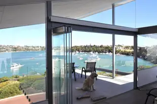 Fremantle Dream - River-front Architect Home & Walk to Beach