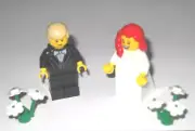 NEW LEGO WEDDING RED HAIR BRIDE AND TAN HAIR GROOM, BLACK TUXEDO & BOWTIE
