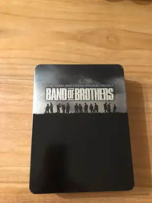 二手 Band of Brothers 諾曼第大空降 鐵盒 6片DVD