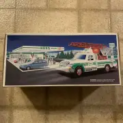 Vintage Hess Truck NIB 1994 Rescue Truck With Lights, Horn, Siren & Ladder