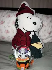 SNOOPY BUNDLE -NWT Peanuts Red Puffer Pillow & Halloween Vampire Snow globe!