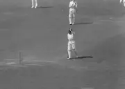 Don Bradman Acknowledging The Cheers Of The Crowd 1930 Old Cricket Photo