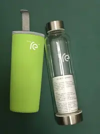 在飛比找Yahoo!奇摩拍賣優惠-HTC RE 時尚隨行瓶 550ml  附彈力布瓶套 6.5