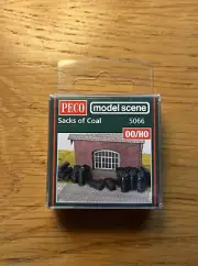Peco Model Scene #5066 OO/HO Gauge - Sacks of Coal - New in Packet