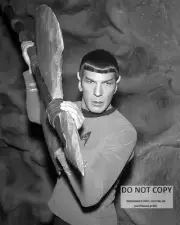 LEONARD NIMOY AS "MR. SPOCK" IN "STAR TREK" - 8X10 PUBLICITY PHOTO (MW-715)