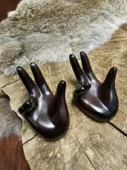 One Hand Base Sphere Stand