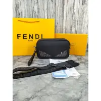 在飛比找蝦皮購物優惠-芬迪 Hitam Fendi 黑色男士手提包進口品質 004