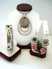 Brighton "NEPTUNE'S RINGS" Shell Necklace-Earring-Bracelet Set ($308) NWT/Pouch